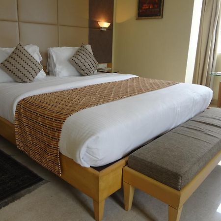 Ascot Hotel Bombaj Zewnętrze zdjęcie